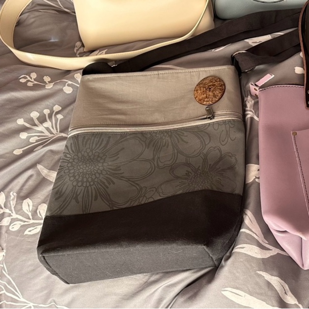 Sak Saum crossbody tote